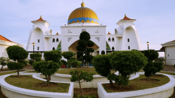 Pesona Masjid Selat Malaka